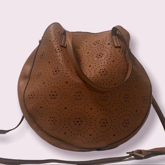 Carlos Santana Women’s L Circular Faux Leather Crossbody Handbag - Picture 4 of 10